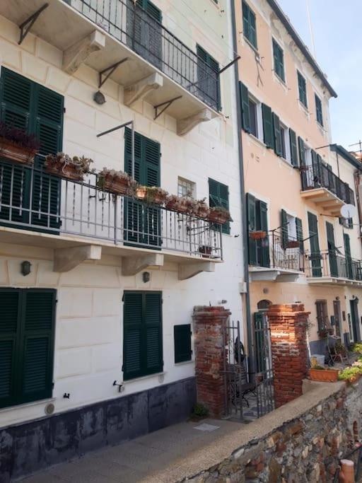 Pisi Home, 2 Min Dalla Spiaggia E Dall' Ospedale Gaslini Genoa Exterior photo