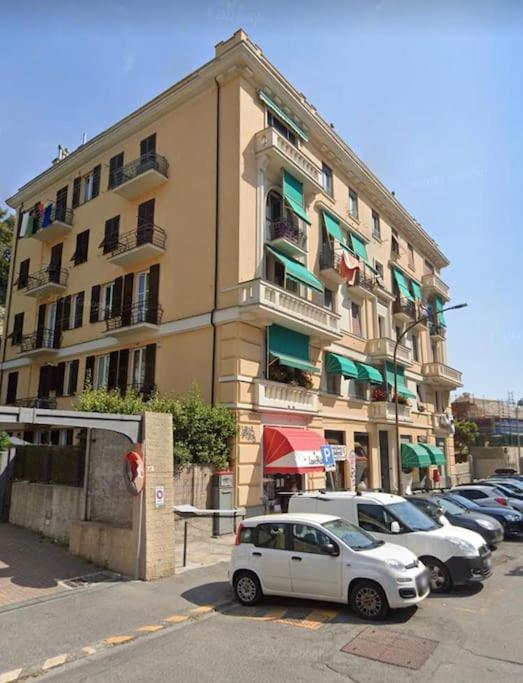 Pisi Home, 2 Min Dalla Spiaggia E Dall' Ospedale Gaslini Genoa Exterior photo
