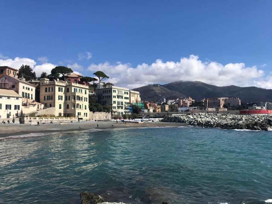 Pisi Home, 2 Min Dalla Spiaggia E Dall' Ospedale Gaslini Genoa Exterior photo