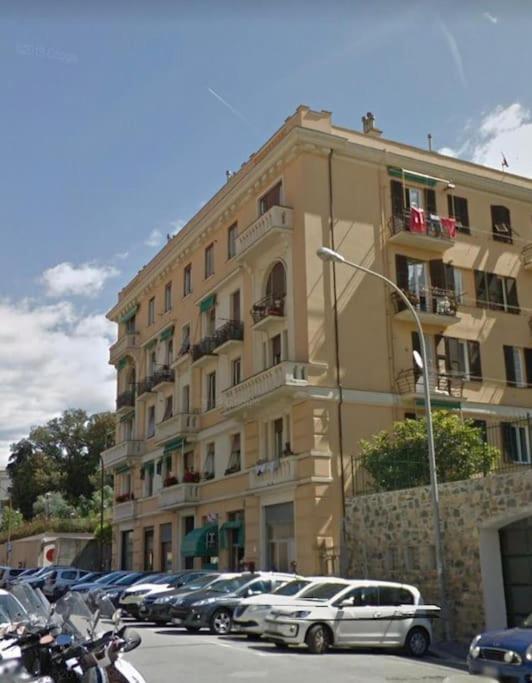 Pisi Home, 2 Min Dalla Spiaggia E Dall' Ospedale Gaslini Genoa Exterior photo
